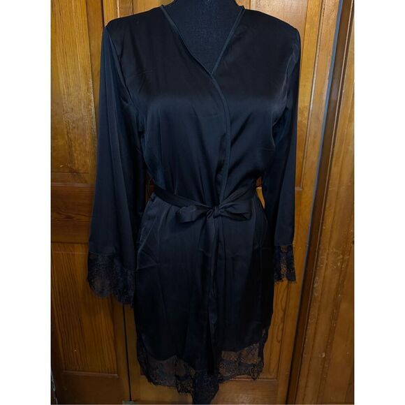 Black Wrap Around Thin Robe with Lace Size Medium - Picture 1 of 4